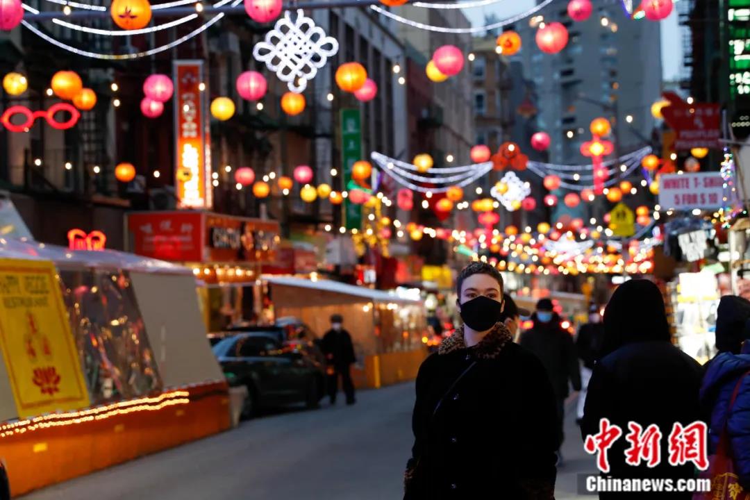美国纽约曼哈顿中国城街道张灯结彩